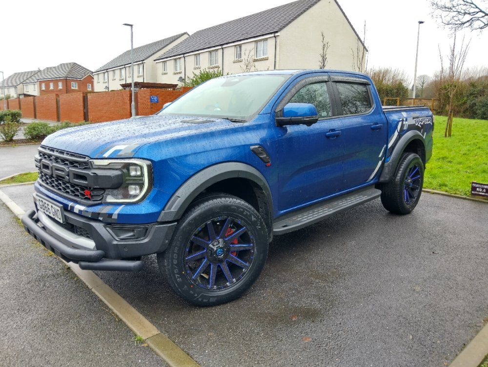 a V6 Raptor