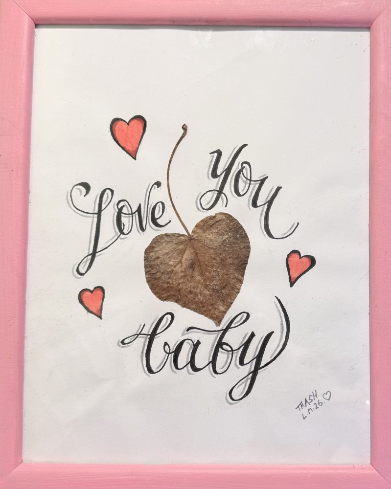 My wife gave me  this heart shaped leaf months ago whilst we were out walking our dogs ... I kept it safe until  today when I gave it back to her  in my artwork ????